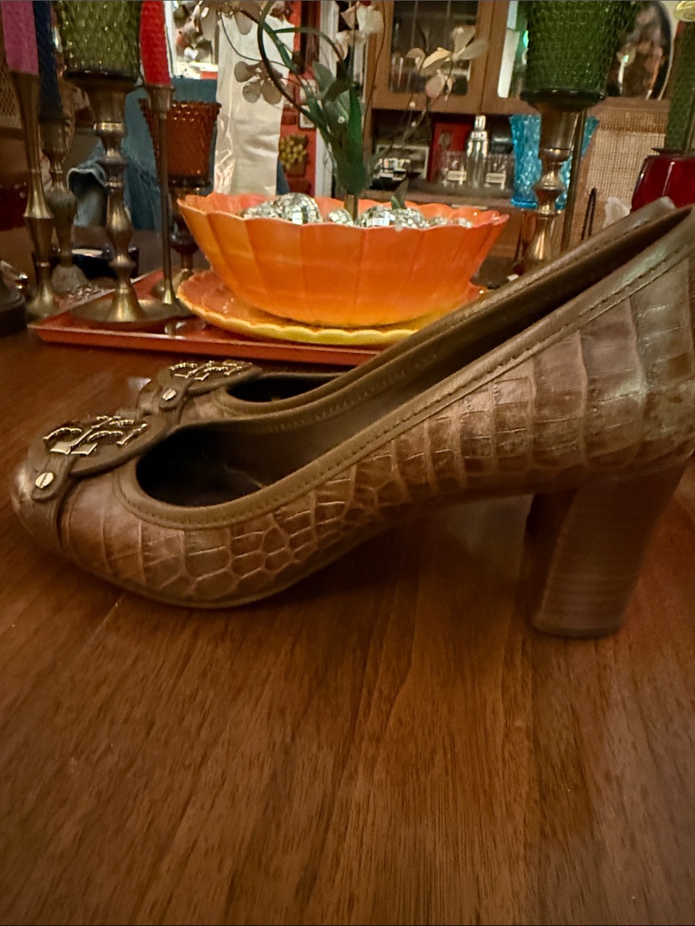 Tory Burch Brown Croc-Embossed Leather Logo Round Toe Heels - Picture 2 of 4